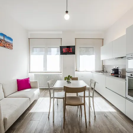 Apartmán Ab - Via Barozzi 6 *